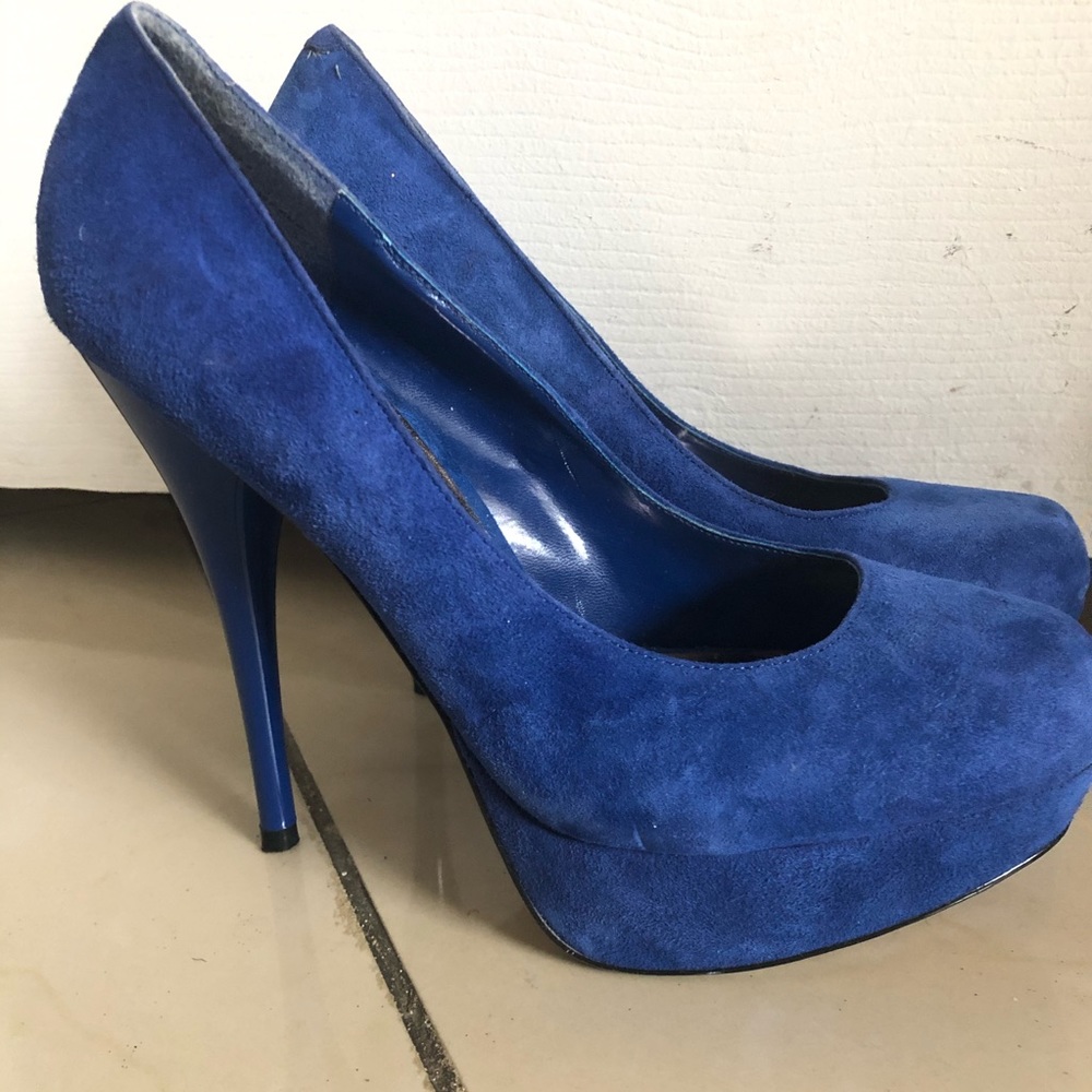 Nice royal blue pumps